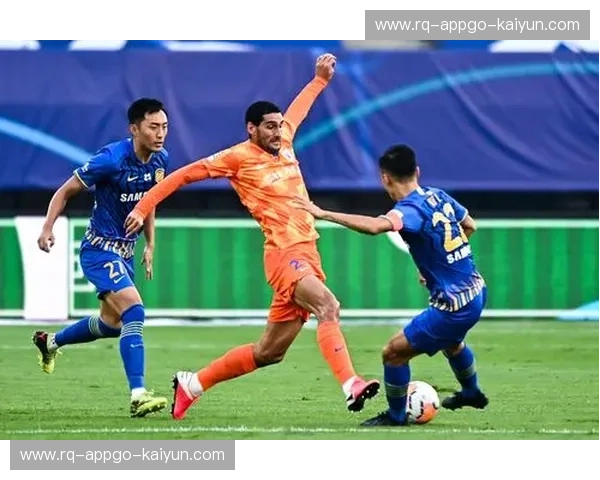 江苏苏宁vs鲁能：绿茵场上的恩怨情仇与荣耀之争